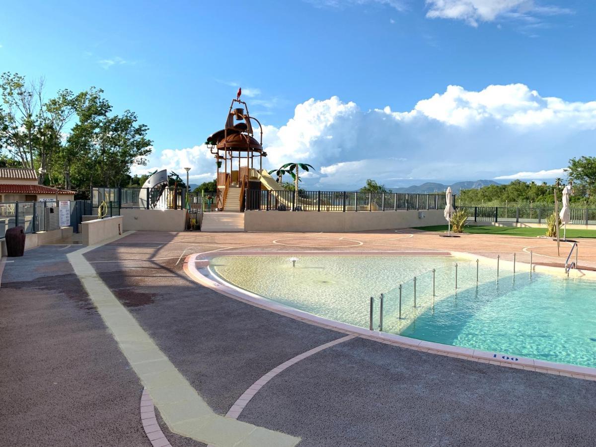 Chaletrent - Stacaravans Saint-Aygulf Hotel Frejus Ngoại thất bức ảnh