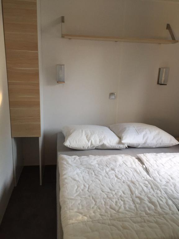 Chaletrent - Stacaravans Saint-Aygulf Hotel Frejus Ngoại thất bức ảnh