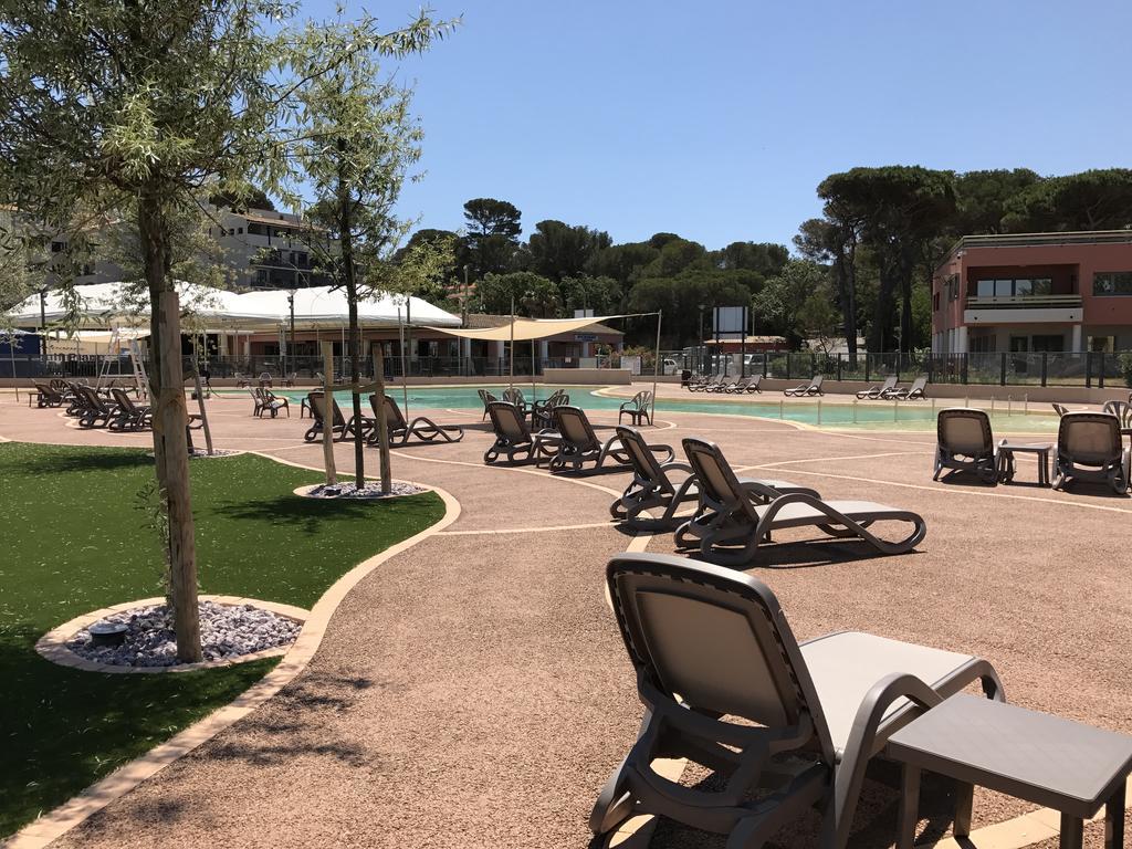 Chaletrent - Stacaravans Saint-Aygulf Hotel Frejus Ngoại thất bức ảnh